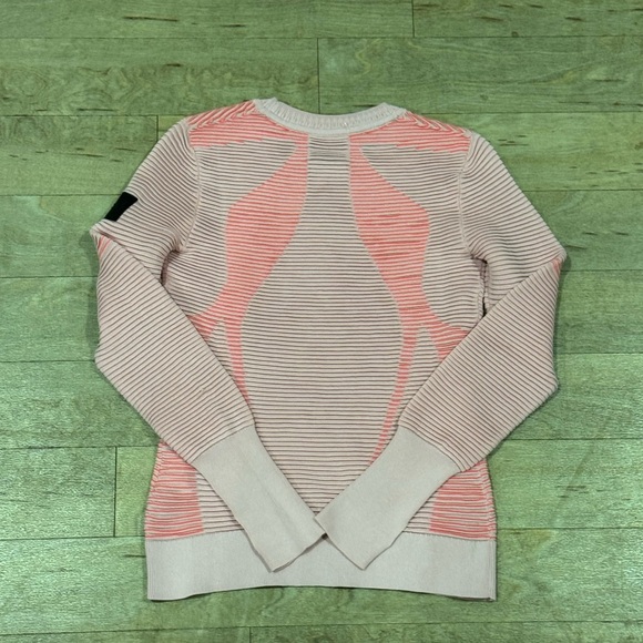 New Under Armour UA IntelliKnit Phantom 2.0 Crew Shirt 1354394 Women’s XS - Picture 6 of 6